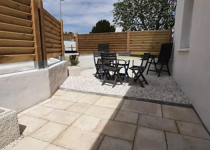 35m2 - 2pers - Lit D'appoint - Draps Et Serviettes Optionnels Non Prevu Dans Le Prix Affiche *