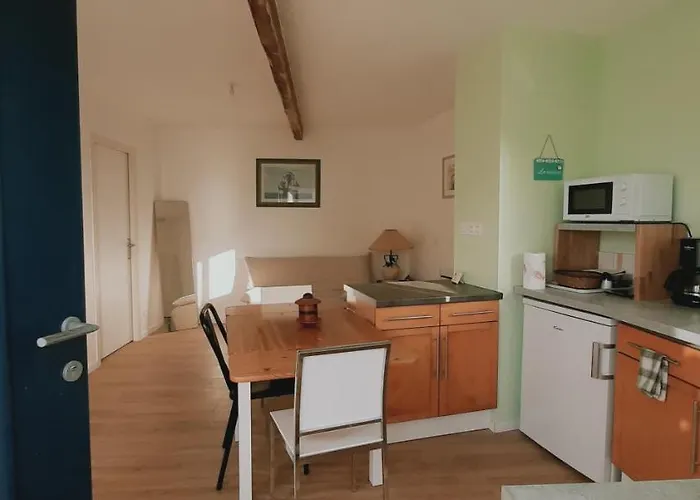 35m2 - 2pers - Lit D'appoint - Draps Et Serviettes Optionnels Non Prevu Dans Le Prix Affiche